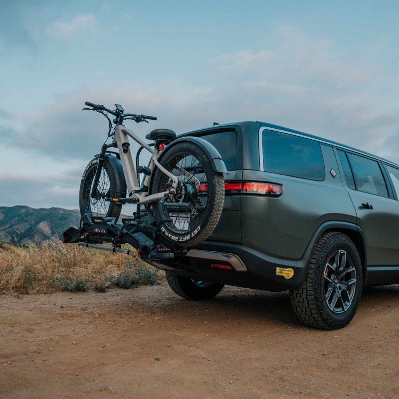 Destination E — Hollywood Racks