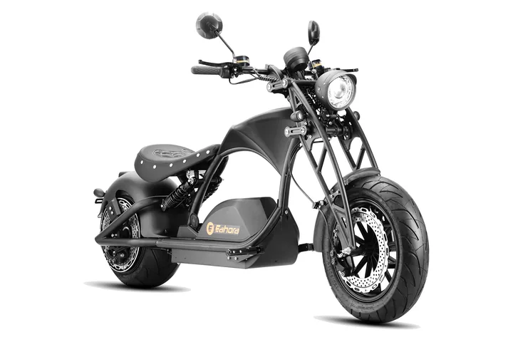 Eahora M1PS in Ironbone Horse, the matte black of Ben’s review