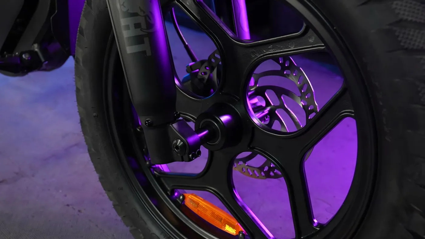 King Goat V3 62.5Ah suspension, brakes and tires