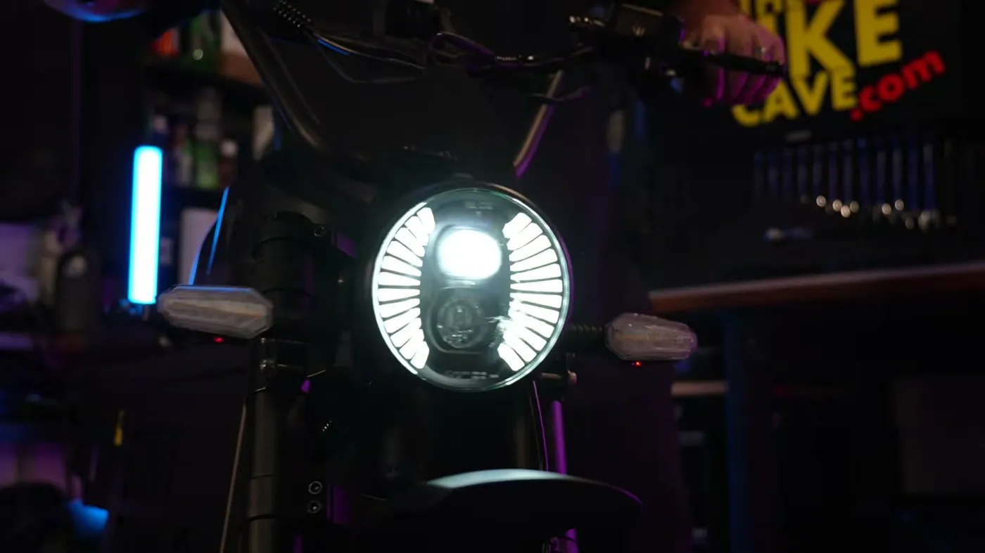 King Goat V3 62.5Ah: headlight