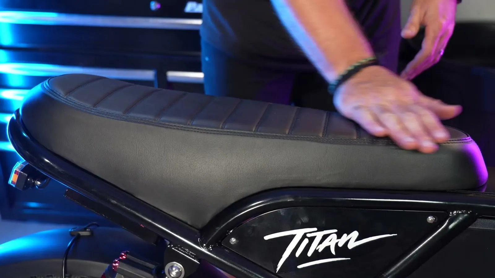 Heybike Titan bench seat and Titan script
