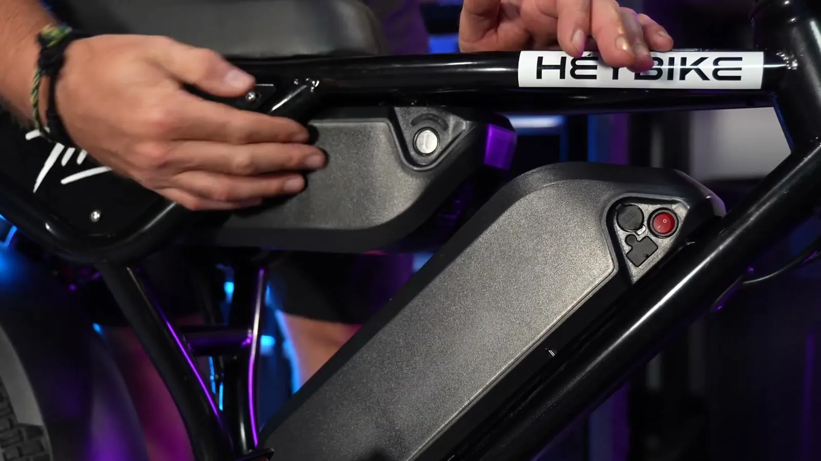 Heybike Titan top tube badge and battery