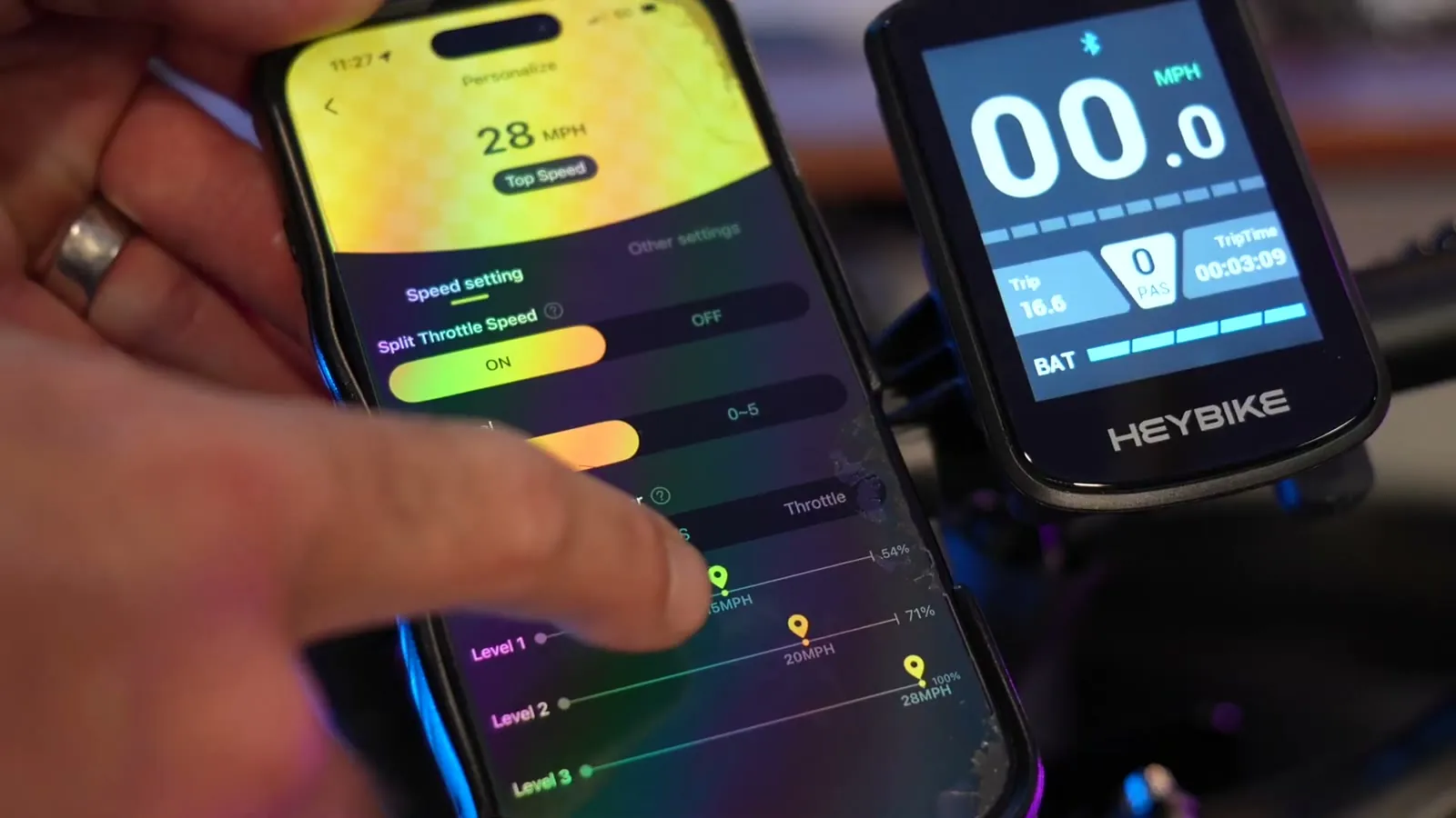 Heybike app showing 28 mph next to the Titan display