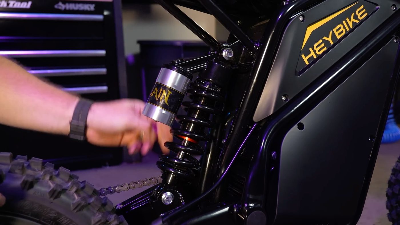 Rear shock and Heybike side panel
