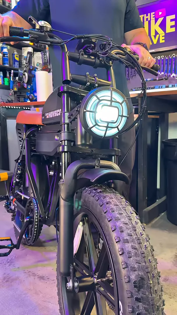 Round headlight and 20 x 4 fat tire