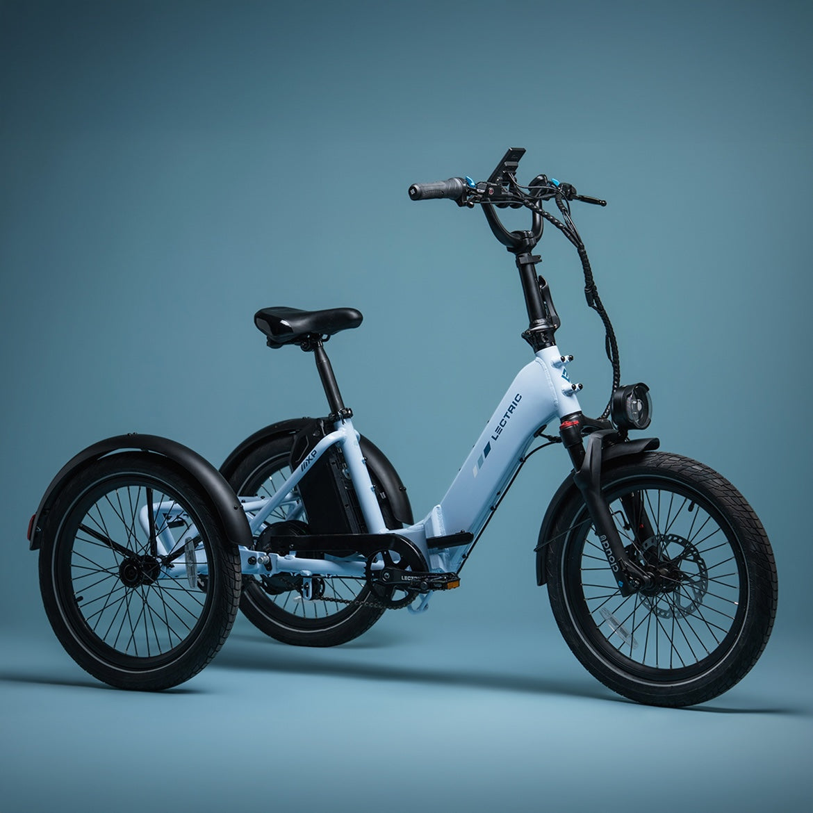 TRIKE2 GLACIERBLUE BF STUDIOCAROUSEL e1668eba 5e91 4c7e 818769ee6c4a