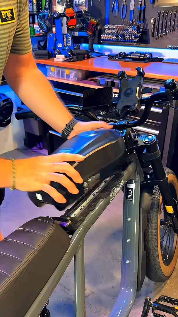 The battery tank on the top tube