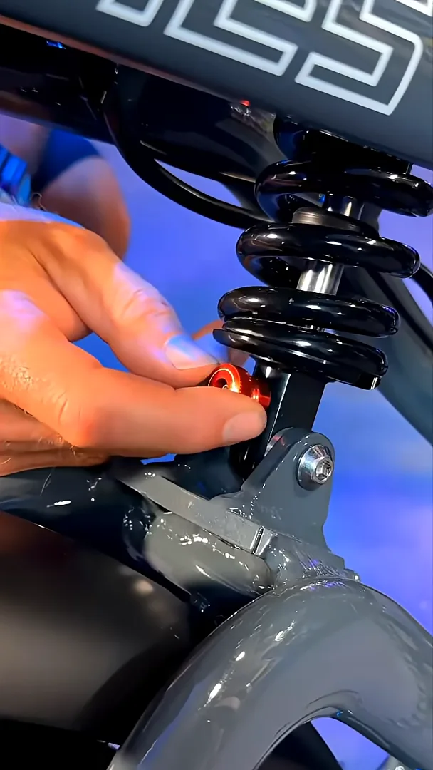 Rear shock preload adjuster