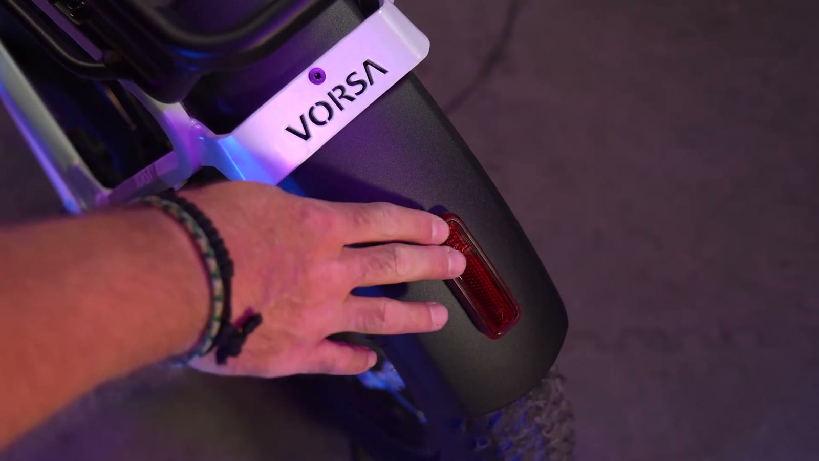 Fender-integrated brake light