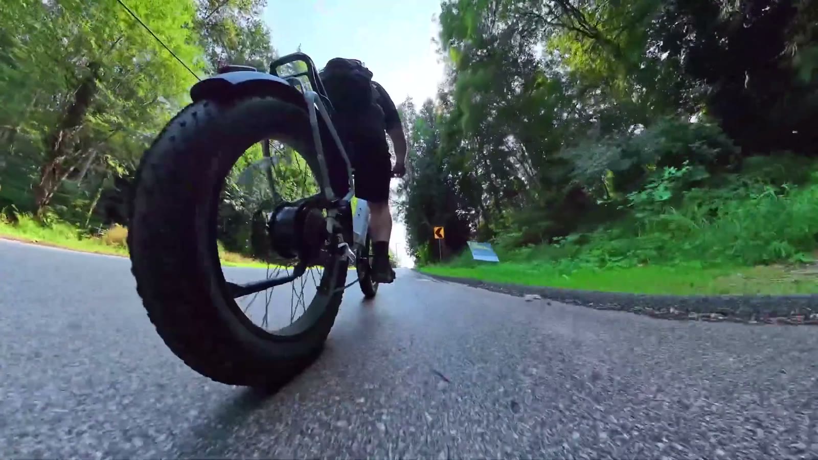 The Ride1Up Vorsa at speed on pavement