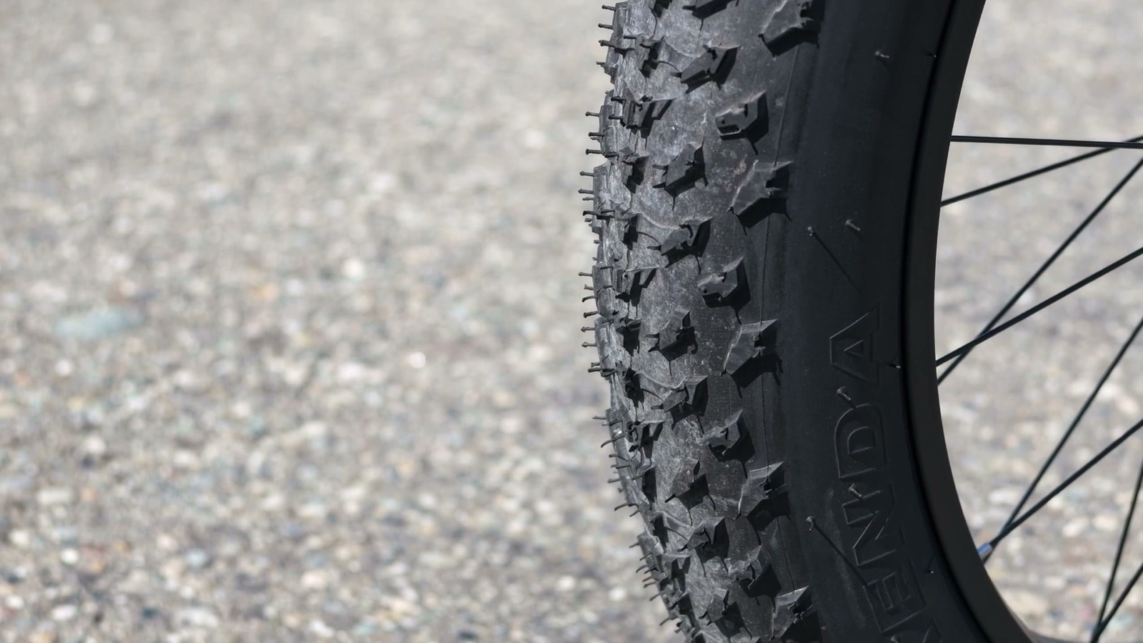 Kenda Krusade fat tire tread