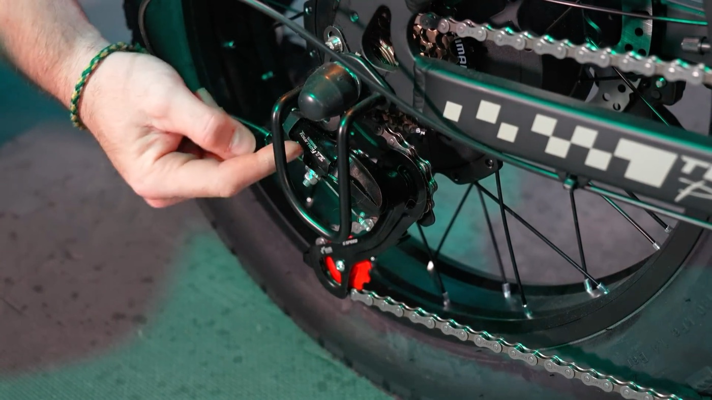 Tuttio ICT Shimano seven-speed derailleur