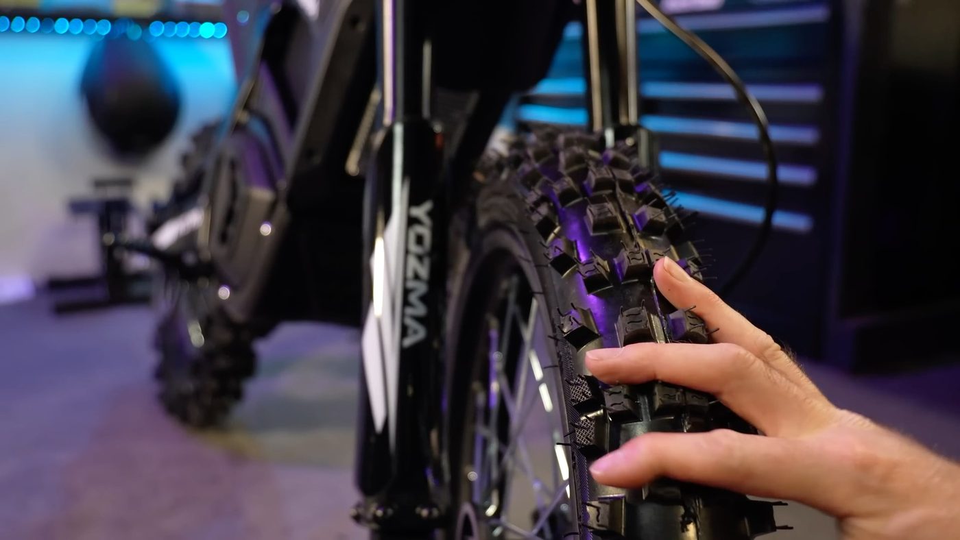 Front 70/100-17 wheel and Yozma fork
