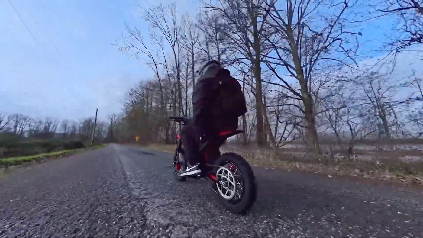 Front wheel of the Yozma IN 10 lifting