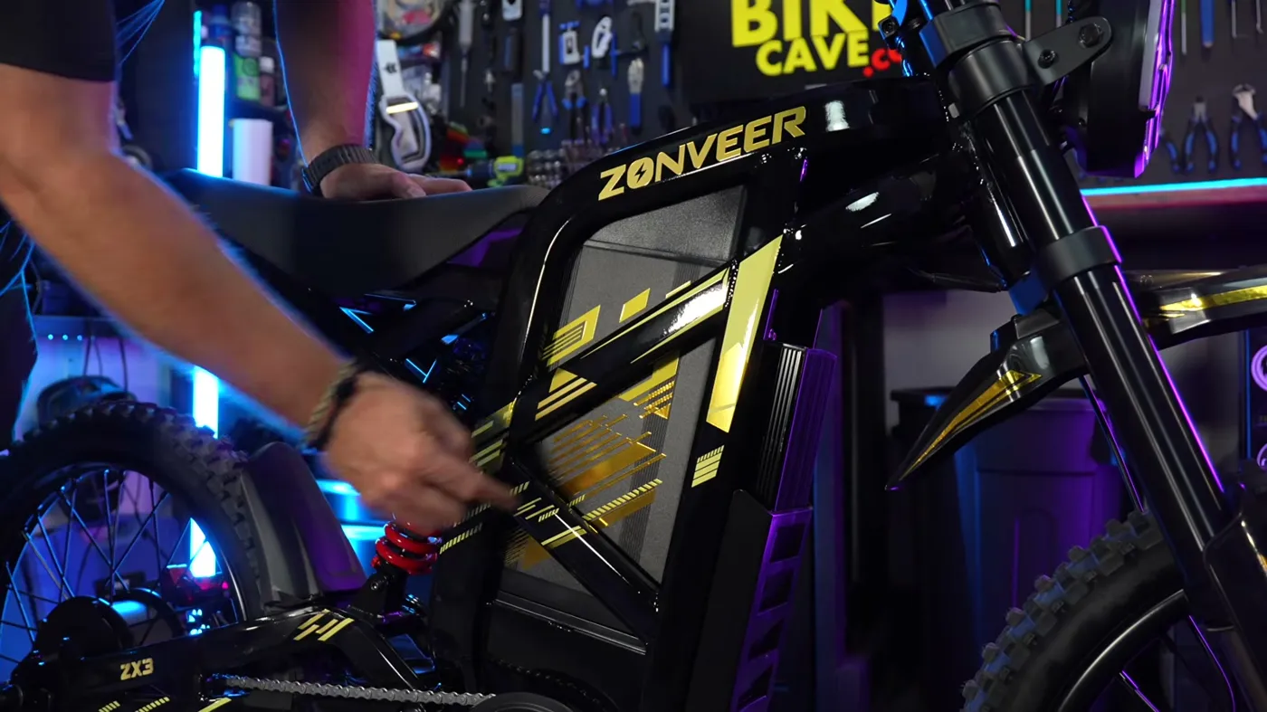 Zonveer ZX3: frame and battery bay