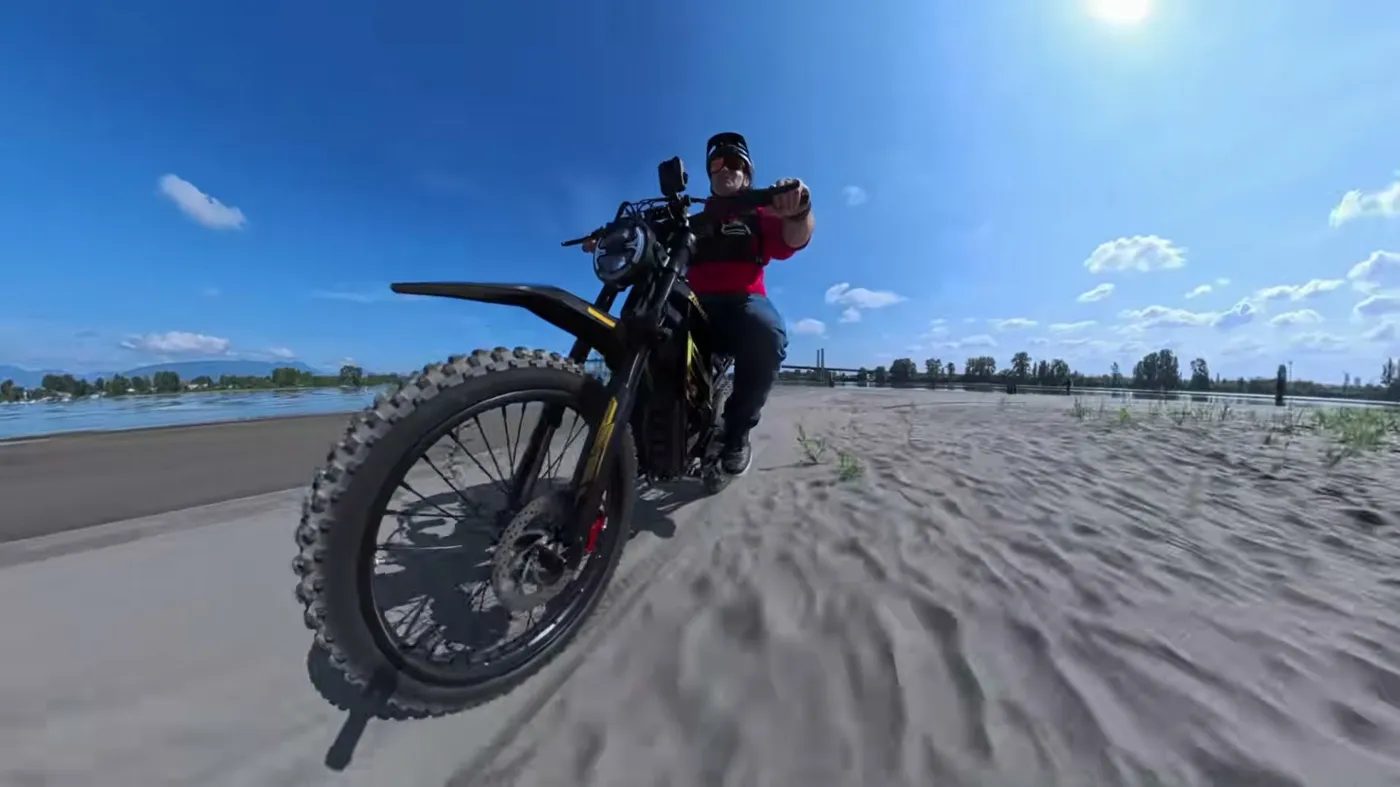 Zonveer ZX3: riding on sand at the shoreline