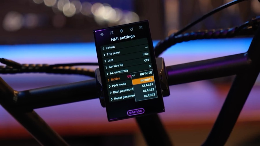 Display menu showing class mode options