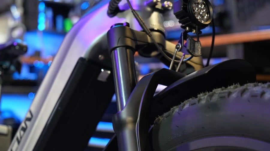 Dual-crown fork stanchions