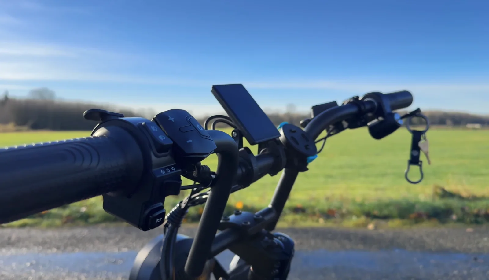 King Goat handlebar cockpit and display