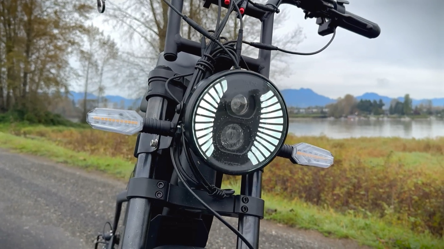 Motor Goat LED headlight and triple clamp fork