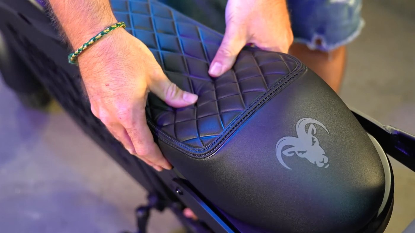 Mini Goat diamond-stitched seat with goat logo