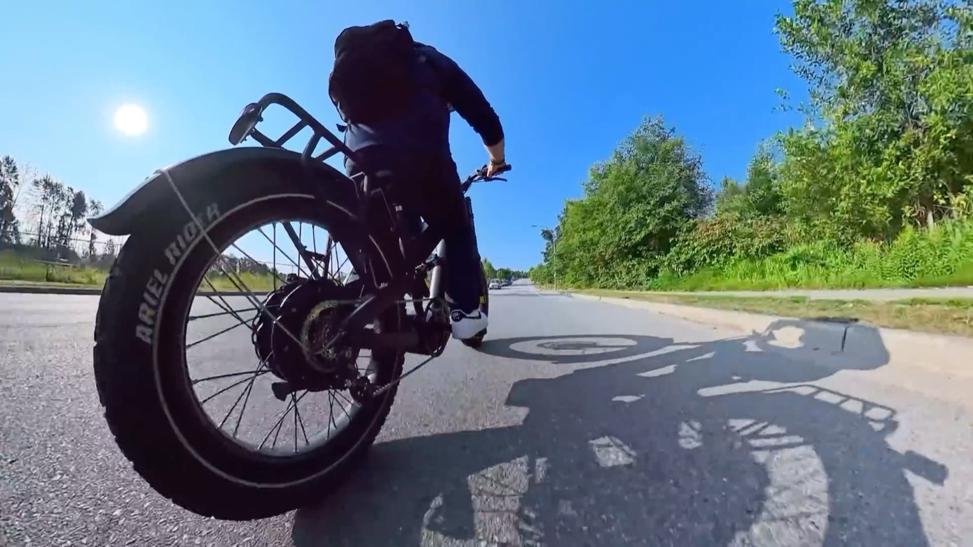 Front wheel lifting on the Ariel Rider Mudd under acceleration