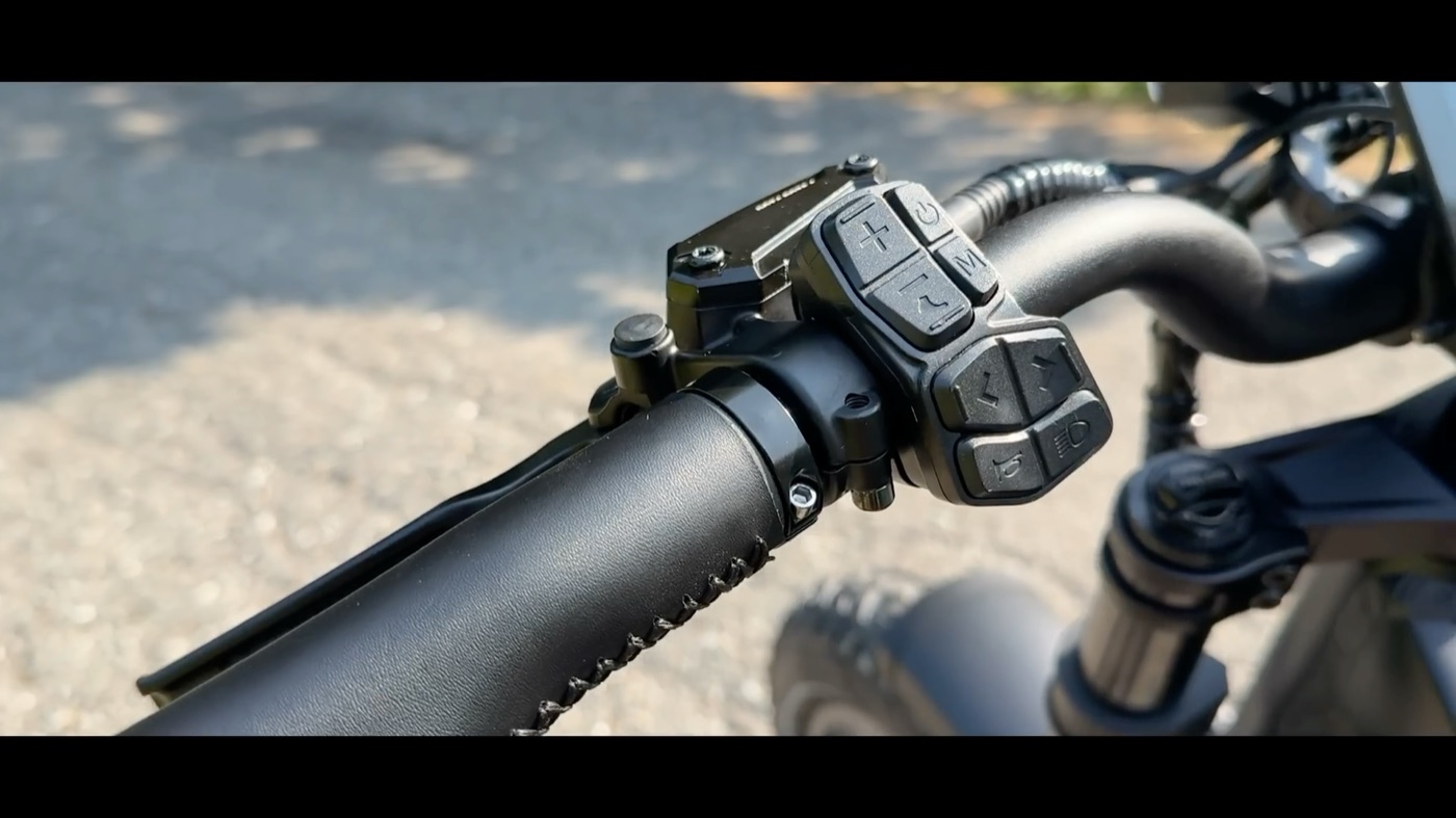 Mudd 72V handlebar controls and half-twist throttle
