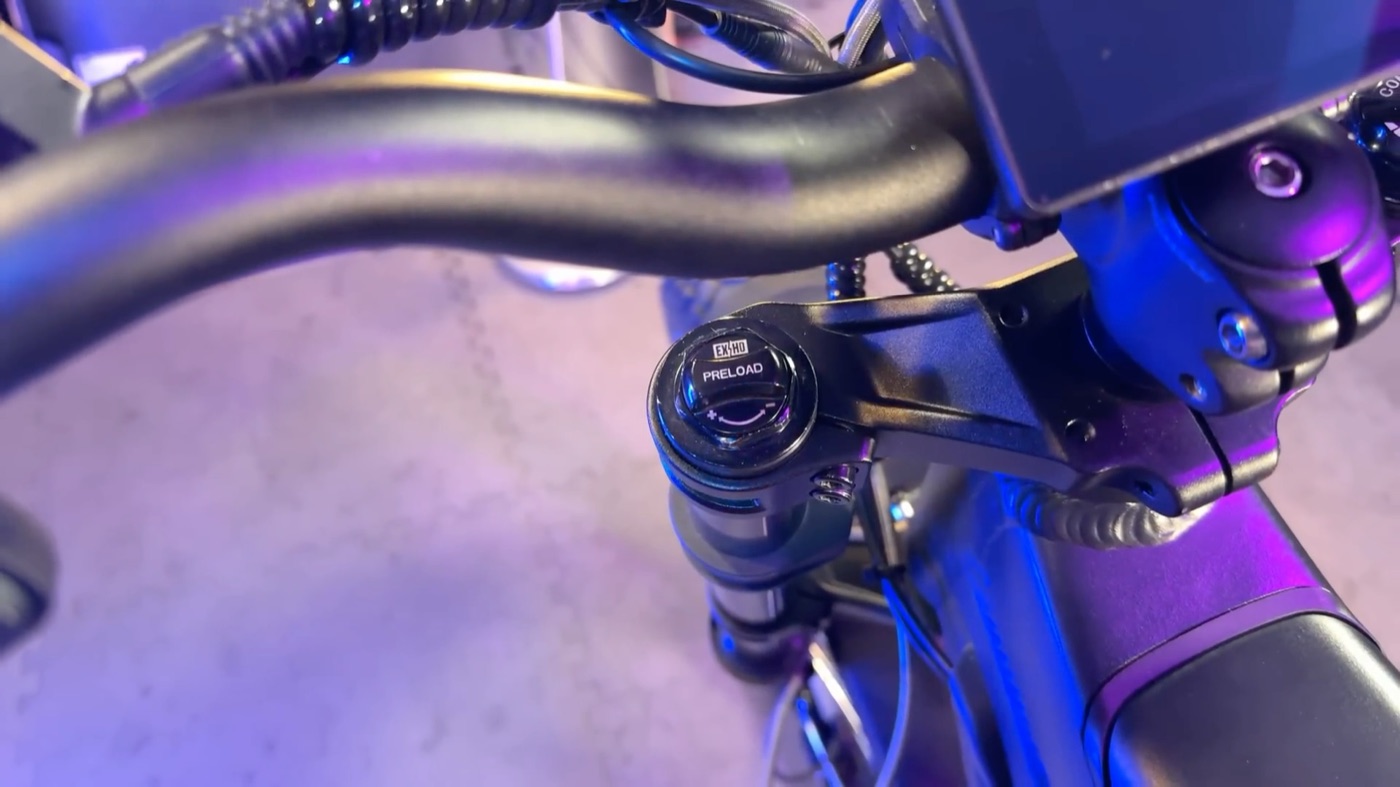 Mudd 72V triple crown suspension fork